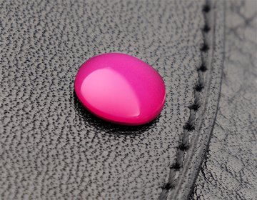 Magenta akaatkivist furnituurid